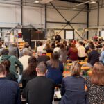 Participants réunis lors du repas et bilan annuel JCE Biotechnology pendant une présentation en atelier