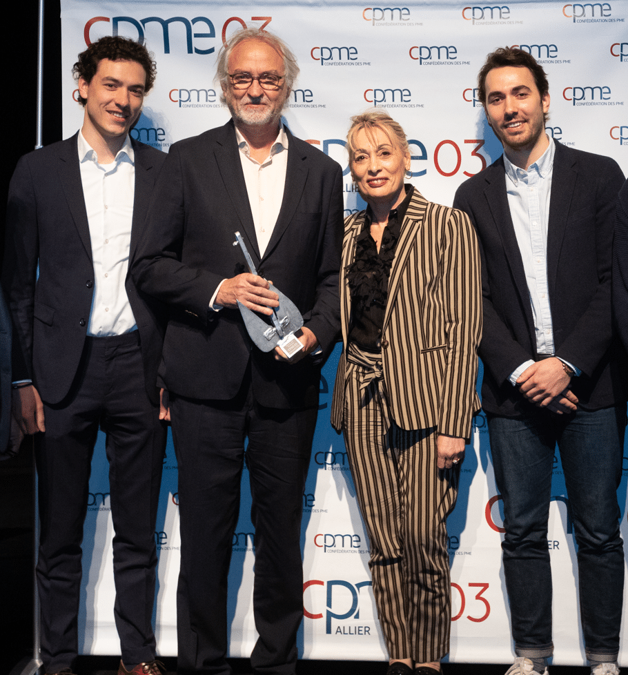 Quatre représentants de JCE Biotechnology réunis lors d’une remise de prix organisée par la CPME de l’Allier